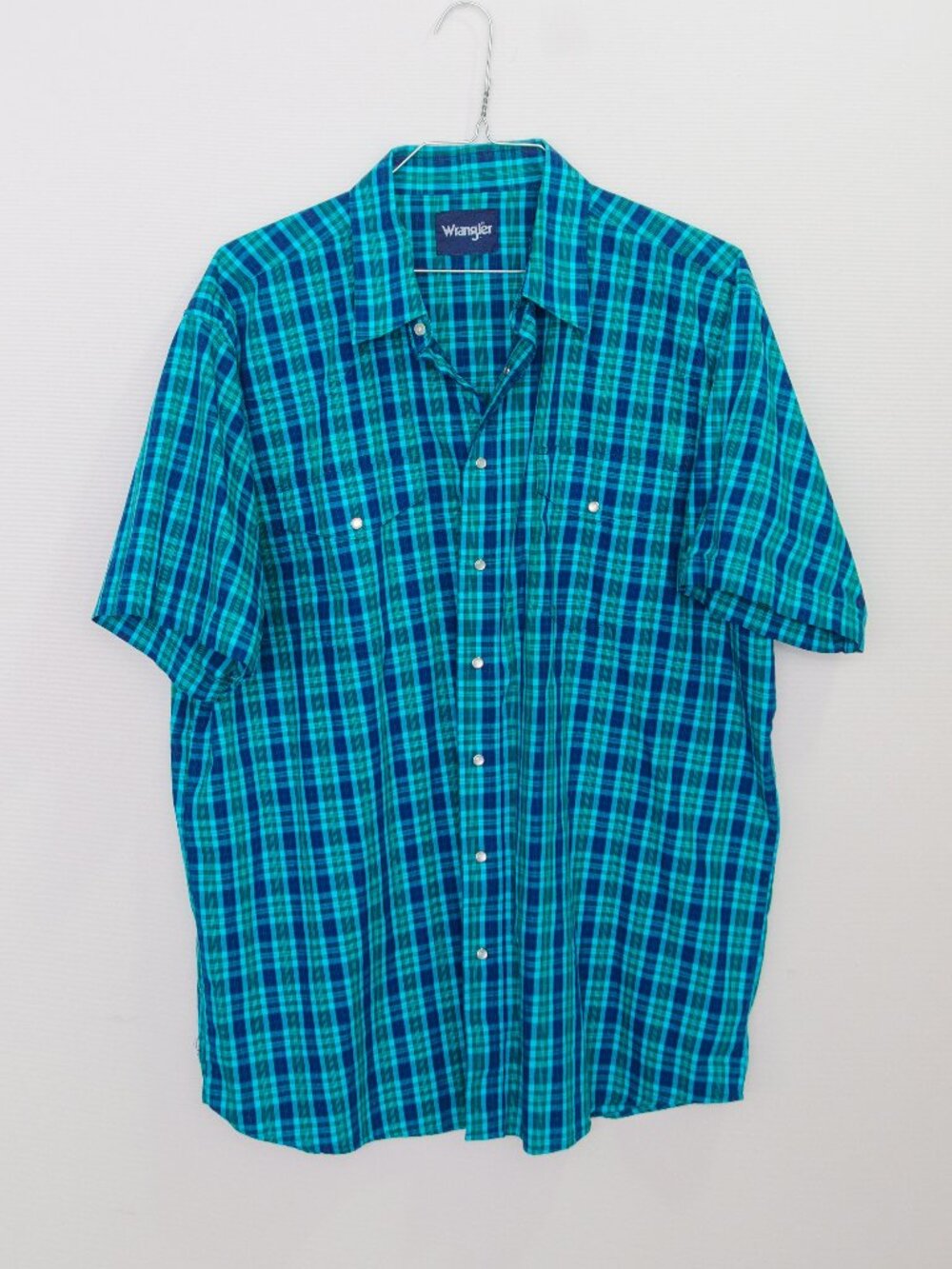 Short-sleeve button-up vintage shirt
